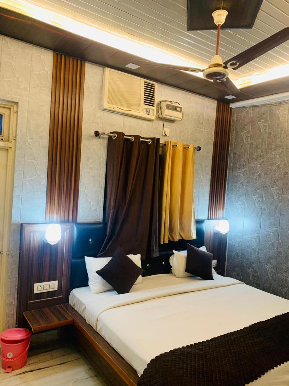 The For U - A Luxury Stay Risikés Kültér fotó
