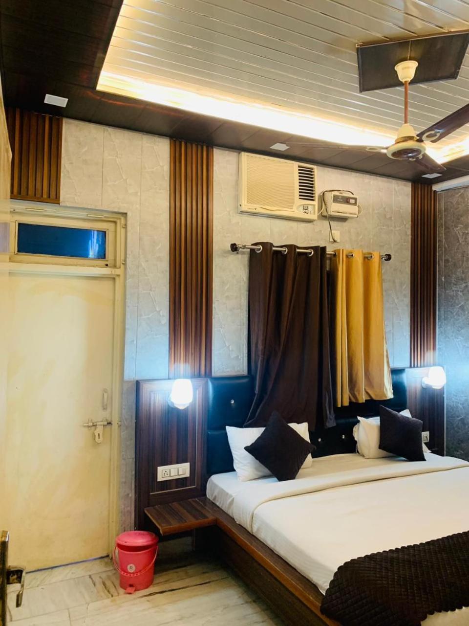 The For U - A Luxury Stay Risikés Kültér fotó