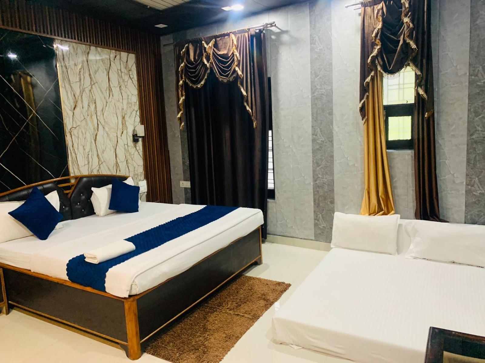 The For U - A Luxury Stay Risikés Kültér fotó